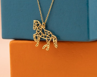 Collier cheval origami running en or 14 carats - Bijoux année lunaire du cheval 2026 - Collier symbole de force et d'indépendance