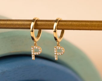 Boucles d'oreilles initiales en or et diamants - Créoles avec lettre et zircons cubiques - Boucles d'oreilles personnalisées - Bijoux personnalisés - Hypoallergénique