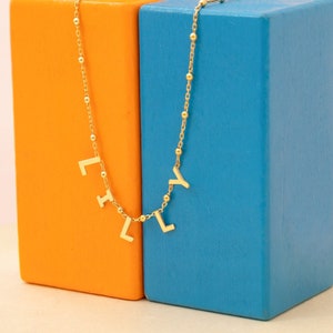 Collar de oro con inicial personalizada, gargantilla con cadena satélite y letras personalizadas, collar con letras espaciadas, regalo personalizado, joyería con nombre