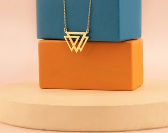 Collar de triple triángulo - regalo de Navidad - collar geométrico entrelazado delicado hecho a mano - collar de tres triángulos abiertos - regalo para la madre