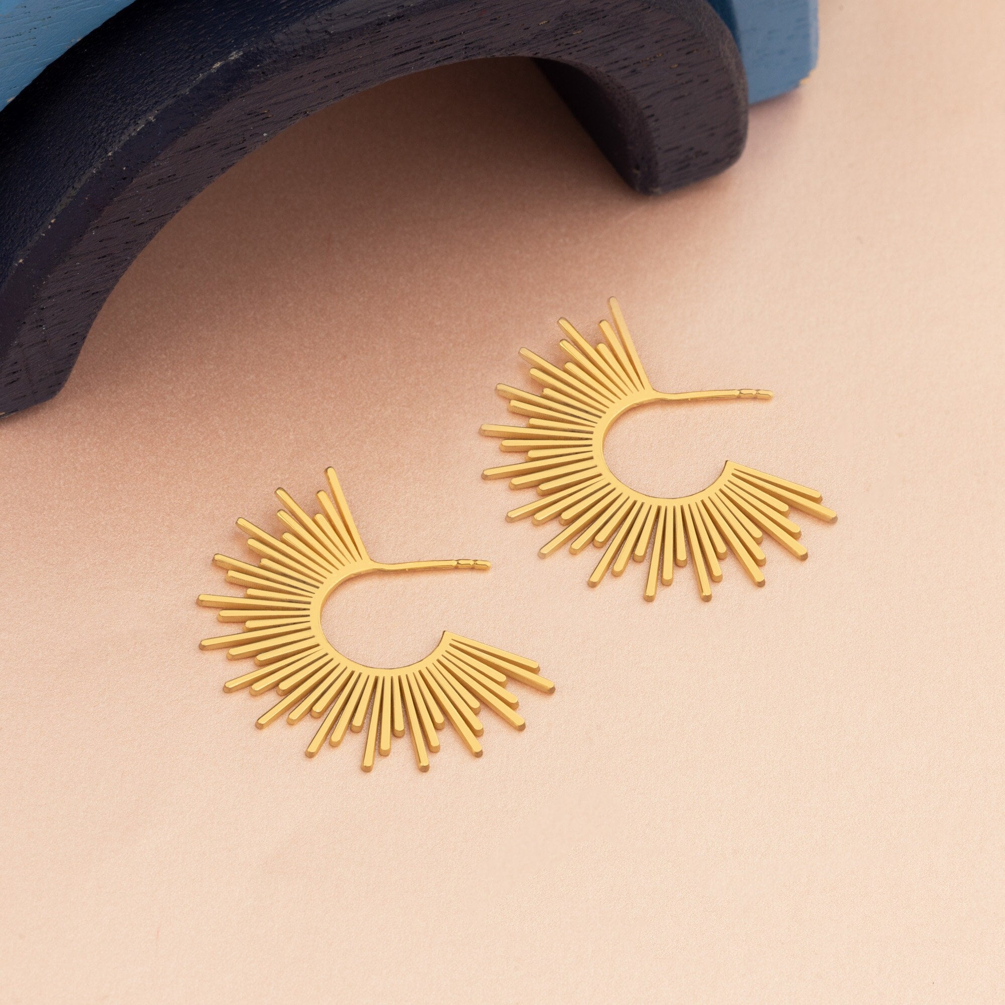 ピアス Gold Bead & Silver Flattened Ball / Symbol of the SUN ピアス Gold Bead & Silver Flattened Ball / Symbol of the SUN
