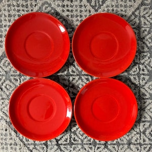 Wächtersbach W. Germany Bold Red Keramik Untertassen | 4er-Set | Kleine Rote Teller