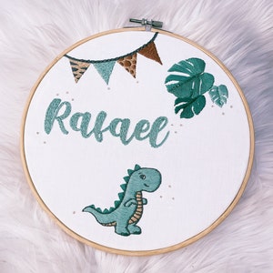 Custom Name Embroidery Hoop, boys room decoration, Dinosaur embroidery hoop, birthday Gift, babyshower gift, personalized newborn gift