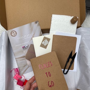 Lot de 2 cahiers de broderie kit de bricolage | kit de broderie bricolage papier kraft | kit de démarrage broderie bricolage | | endroits où aller | Fils de fruits rouges