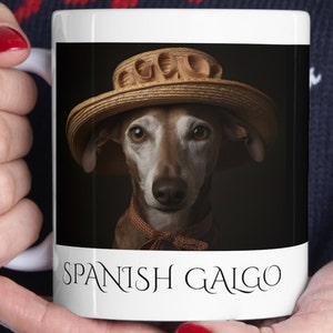 Tasse à café Espagnol Galgo Espagnol Lévrier Chien Portant Traditionnel Chapeau Cordovan Photo Réaliste Portrait Original Art Designer Mug Cadeau