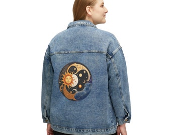 Damen Jeansjacke, entspannte übergroße Passform, farbenfrohes Sonnendesign in einem astrologischen Thema, trendige Jacke, modernes Design, ein perfektes Geschenk.