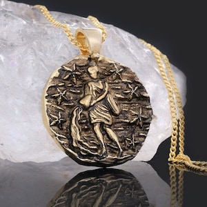 Aquarius Medallion, Aquarius Locket, Zodiac Necklace, Astrology Gift, Zodiac Pendant, Aquarius Necklace, Zodiac Pendant Necklace