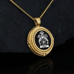 Handmade Family Crest Necklace, Customizable Keepsake Jewelry, Unique Gift for Genealogy Enthusiasts, Personalized Family Crest Necklace
