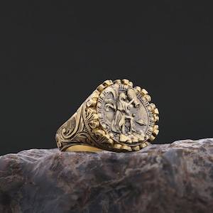 Aquarius Ring With Motifs, Zodiac Ring, Aquarius Horoscope Ring, Aquarius Birth Date Ring, Zodiac Jewelry, Astrology Gift for Women