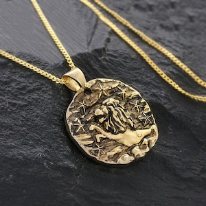 Leo Locket, Leo Zodiac Medallion, Leo Pendant Necklace, Leo Zodiac Gift, Zodiac Charm Necklace, Leo Astrology Jewelry, Leo Necklace Gift