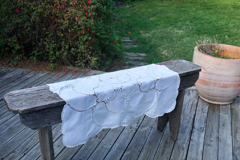 Nappe Ancienne Française En Lin Brodé - Broderie Anglaise (Madeira) 214x124 Cm