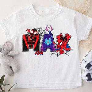Camiseta personalizada de Disney Spider Hero y sus amigos, camiseta infantil con nombre personalizado y temática de superhéroes, camiseta para fiesta temática de superhéroes, regalo de Spider-Man. imagen 5