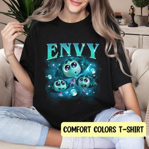 ☆US Disney Store☆男女兼用 Inside Out2 ブルーフィー Tシャツ Envy T-Shirt for Adults – Inside Out 2 | Disney Store