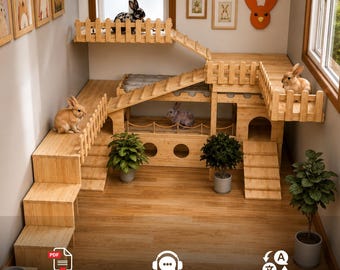 Puede incluir: Una casa de juegos de madera para conejos de varios niveles con rampas, plataformas y recintos vallados. Varios conejos están situados en los distintos niveles. La estructura incluye aberturas circulares, un puente y plantas.
