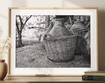 Toskanische Weinkrüge: Weingut Italien Fotografie schwarz weiss (Digitaler Download)