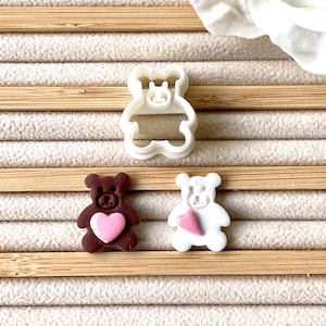 Kleine geprägte Teddy und Blume Clay Cutter - Valentinstag Polymer Clay Cutter - Ohrring Schmuck machen