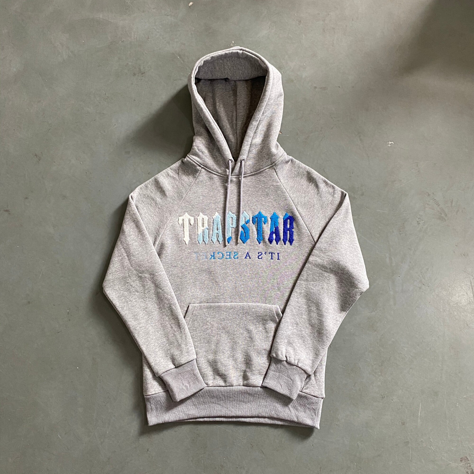 https://www.etsy.com/listing/1535782548/chenille-decoded-trapstar-london?gplau003d1u0026gaou003d1u0026
