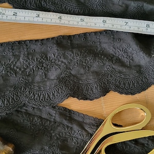 Black Broderie Anglaise Lace, Scalloped edge and floral design, 100% Cotton, lightweight, Vintage Style Trim