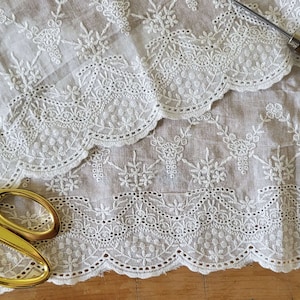 Milk White Broderie Anglaise Lace, Scalloped edge and floral design, 100% Cotton, lightweight, Vintage Style Trim