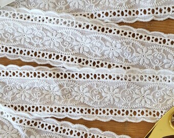 Milk White Broderie Anglaise Lace, Scalloped edges and floral design, 100% Cotton, lightweight, Vintage Style Trim