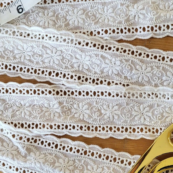 Milk White Broderie Anglaise Lace, Scalloped edges and floral design, 100% Cotton, lightweight, Vintage Style Trim