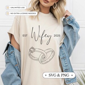 Conception de sublimation de chemise de femme. Est-ce que la femme est 2025. SVG pour les chemises Tendance PNG chemise femme chemise bachelorette chemise mariée fichiers SVG