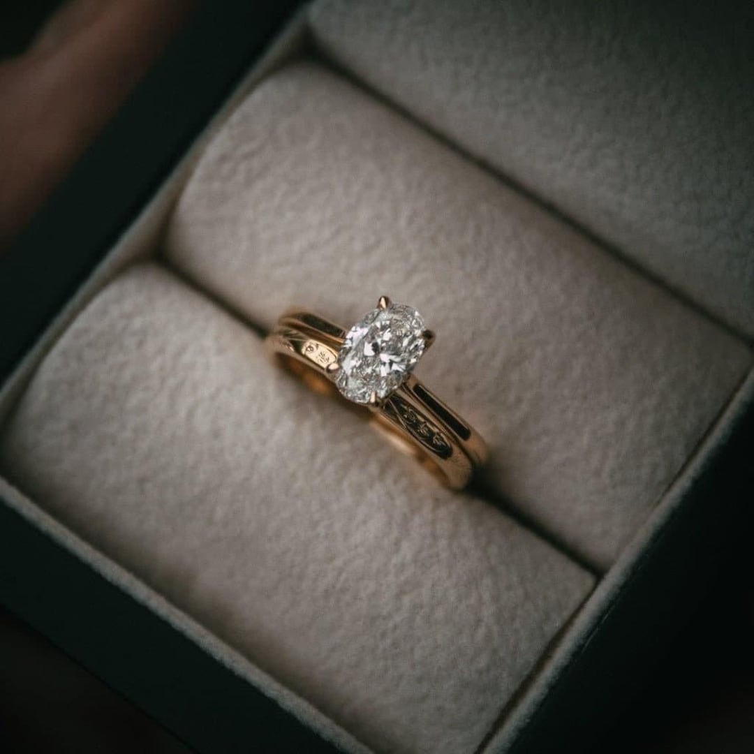 婚約指輪セット - オーバルカット 2カラット ラボグロウンダイヤモンド