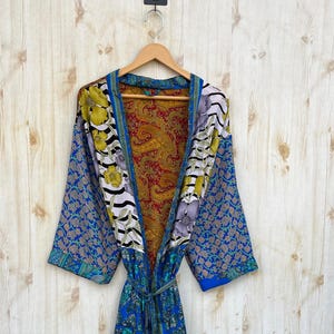 Hermoso kimono de poliseda, kimono largo, sari de seda india, kimono de seda estampado, kimono ligero bohemio, bata de playa