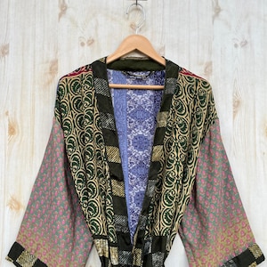 Kimono de seda de poliéster de última tendencia, bata larga, bata de dama de honor, bata de seda para mujer, bata para resort, ropa para festivales.