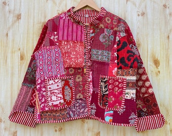 Veste matelassée indienne vintage faite main en patchwork, nouveau style, bohème, veste en coton courte feuille blanche à rayures rouges.
