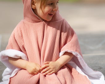 Personalizable muslin terry cloth bath poncho for children aged 2-5 years made from 100% GOTS organic cotton