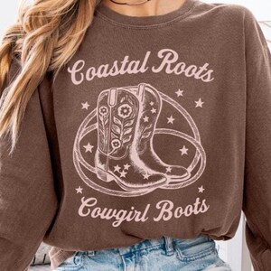 Cowgirl Boots Long Sleeve Tee, Coastal Cowgirl Shirt, Pink Cowgirl Top, Cute Cowgirl Sweatshirt, Cowgirl Era Gift, Beach Cowgirl, Ranch Wear