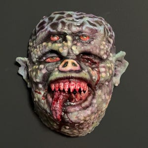 Alien mask