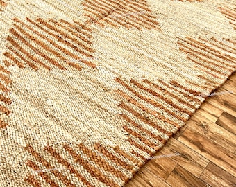 Handgewebter Jute-Teppich, natürlicher Boho-Teppich mit geometrischem Ethno-Muster, rustikaler Landhaus-Teppich
