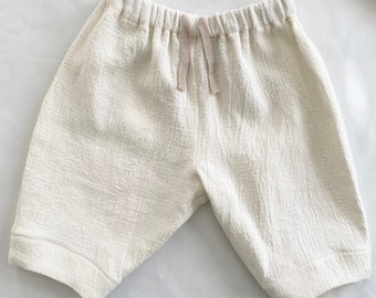 Kawa handgemaakte linnen broek met trekkoord - gevormde zoom, lichtgewicht, achterzak, elastische taille. Gebroken witte baby/peuter, unisex neutrale stijl
