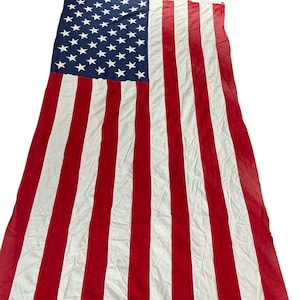Bandera estadounidense vintage de algodón Valley Forge con 50 estrellas. Banderín 100 % algodón. Aprox. 135 cm de ancho, 283 cm de largo y poco más de 2,7 metros de largo.