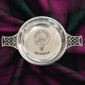 Clan Crest Quaich 3"/3,5"/4"/4,5"/5" tailles - Plus de 60 emblèmes de clan au choix, y compris la gravure de texte. Fabriqué à la main au Royaume-Uni