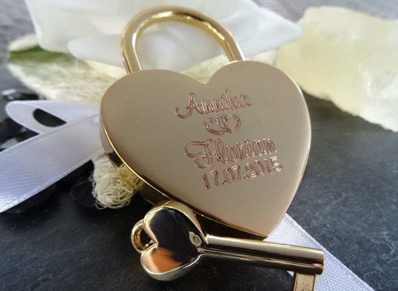 Liebesschloss mit Gravur und Schlüssel, Herzschloss Vorhängeschloss personalisiert mit Wunschtext Valentinstag Geschenk, Hochzeitsgeschenk Bild 3