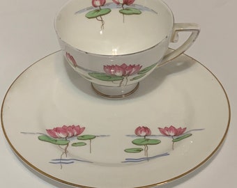 Vintage Doulton “Sibyl”  Water Lily Pattern #H4438 10 Piece Set of Tea Cups and Cake Plates.