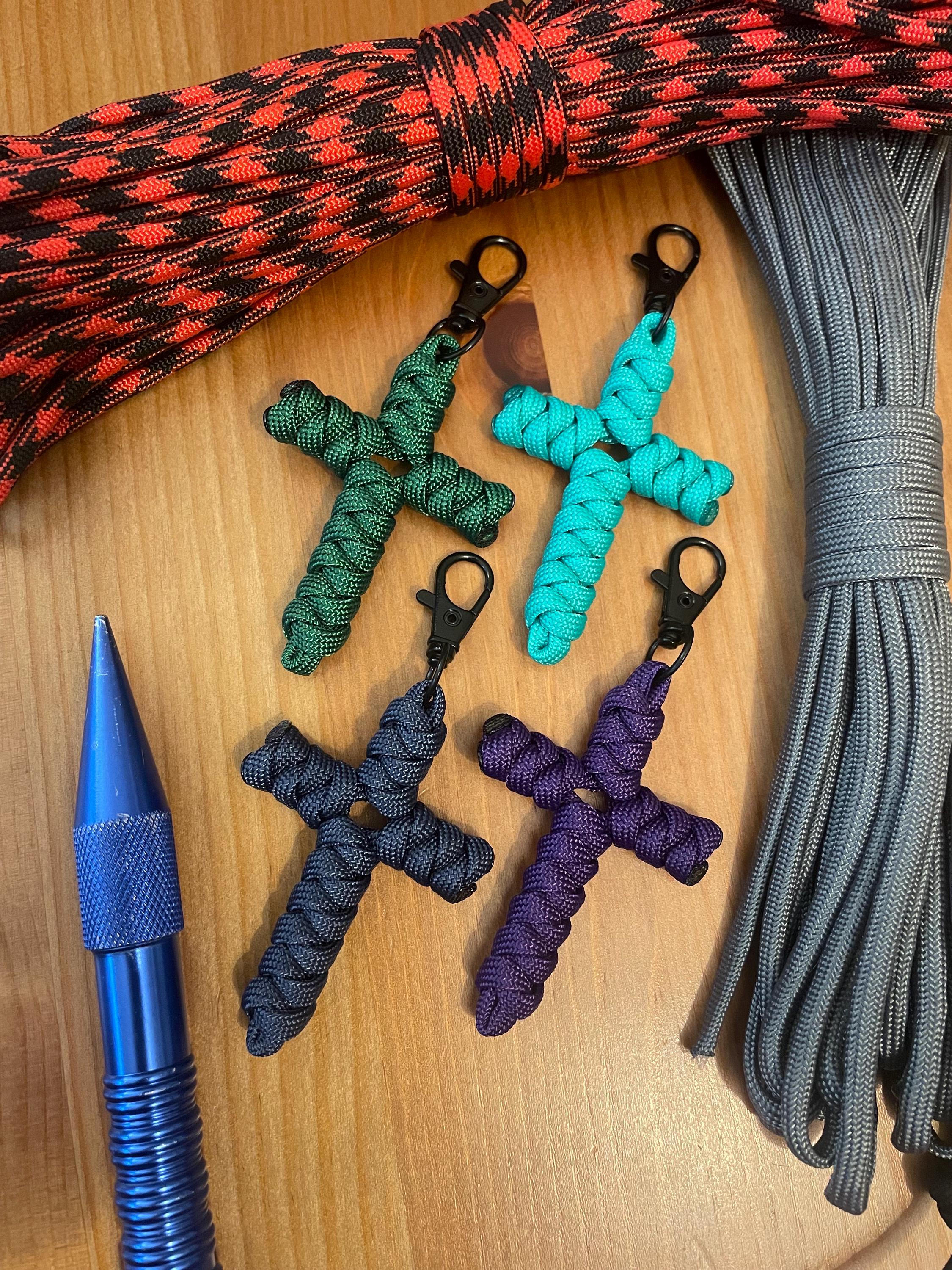 アクセサリー Nagomi Paracord Keychain Cross - Assorted Colors - Snake Knot - Etsy
