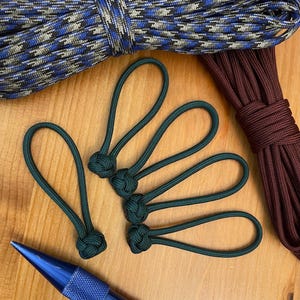 Paracord Zipper Pull Diamond Knot | Pack of 5 | Emerald Green Color | Handmade | Zipper Pull for Backpack, Bag, or Luggage