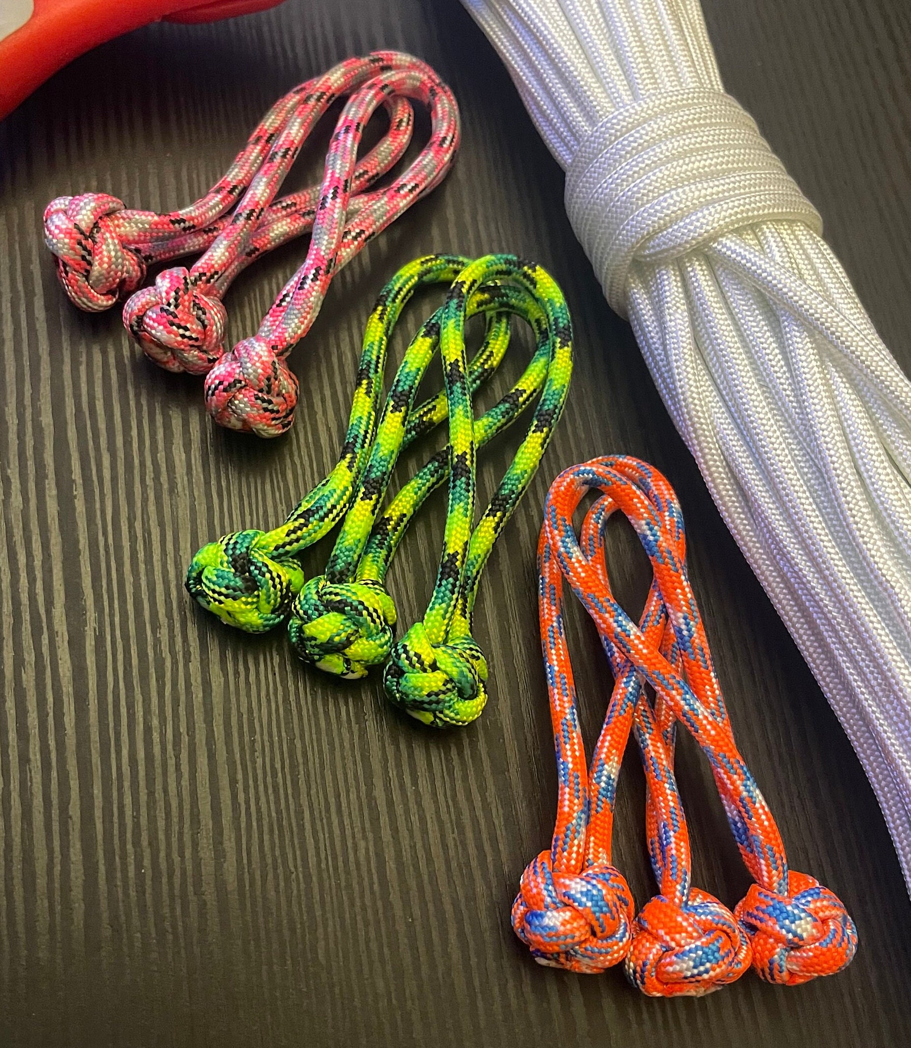 Paracord Zipper Pull Diamond Knot, Custom handmade tab pull for bags,  jackets, luggage, or purse. Personalized gift.