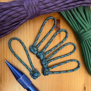 Paracord Zipper Pull Diamond Knot | Pack of 5 | Blue, Black, and Green Color Pattern | Handmade | Zipper Pull for Backpack, Bag, or Luggage