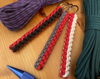 Paracord Keychain - Assorted Colors - Box Knot