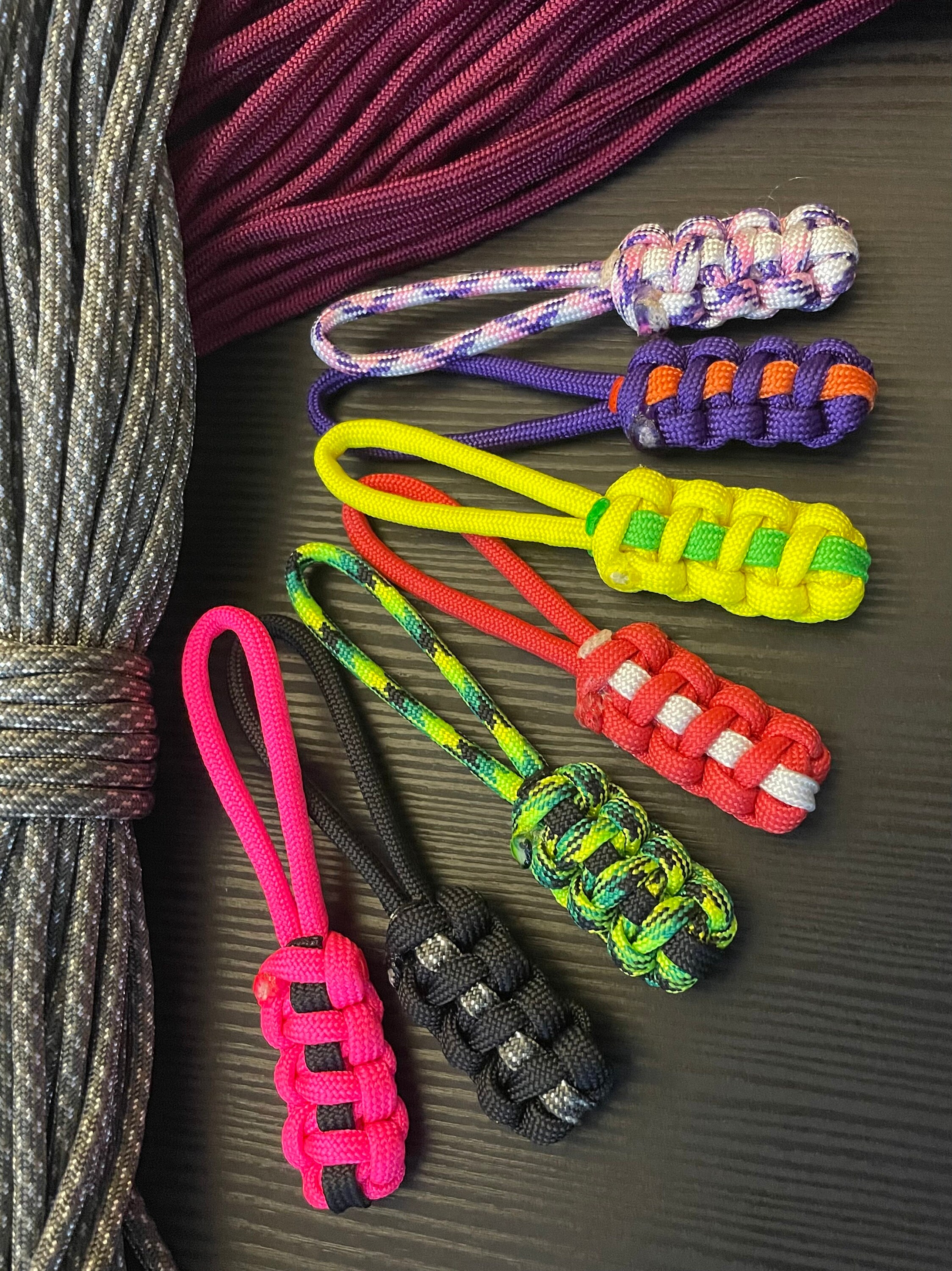 Paracord Zipper Pull Fishtail Knot, Custom handmade tab pull for bags,  jackets, luggage, or purse. Personalized gift.