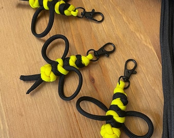 Paracord Bee Keychain with Swivel Clip | Custom handmade key chain for keys, bags, gym bag, luggage, or purse. Personalized gift.