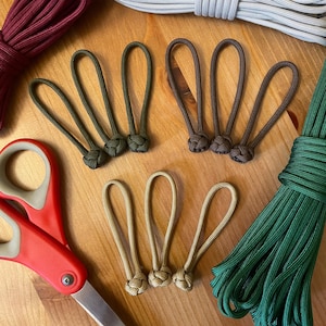 Paracord Zipper Pull Diamond Knot | Pack of 3, 6, or 10 | Custom Handmade | Zipper Pull for Backpack, Bags, Jackets, or Luggage