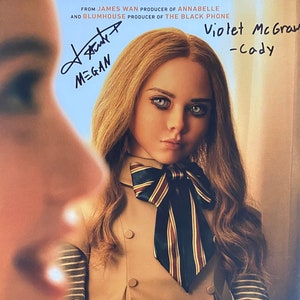 Amie Donald & Violet McGraw signed 11x17 MEGAN photo W/ Beckett COA