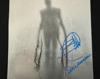 Javier Botet ha firmato Slender Man (Slender Man con iscrizione) foto 8x10 con il testimone Beckett COA