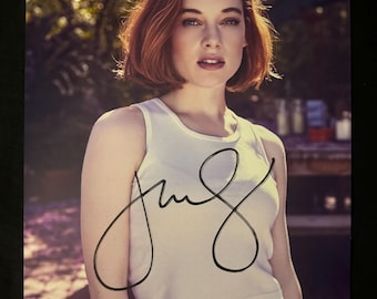 Jane Levy gesigneerde 8 x 10 foto met JSA COA